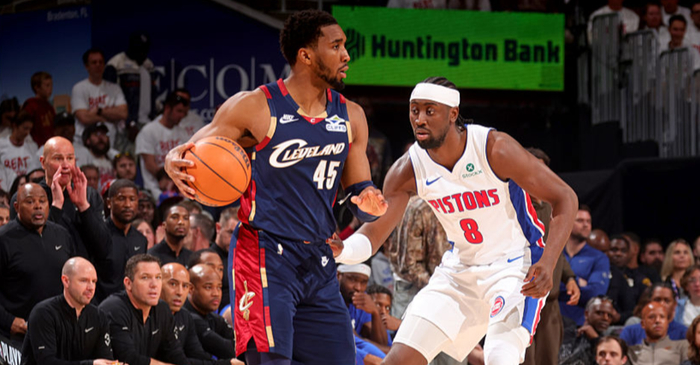 开云体育官网-米切尔35+10坎宁安27分三双 骑士主场力克活塞|NBA季后赛|多诺万-米切尔|克利夫兰骑士队|凯德-坎宁安|底特律活塞队_新浪体育_新浪新闻